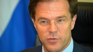 Rutte: geef wat u missen kunt voor St-Maarten