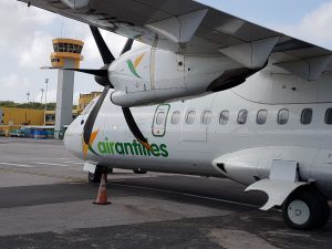 Air Antilles in Curacao 2 foto HL