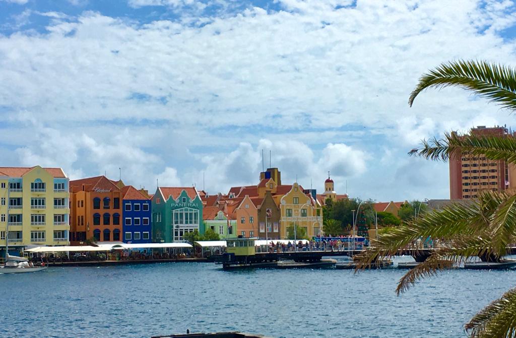 Zoek je een goedkoop vliegticket naar Curaçao?