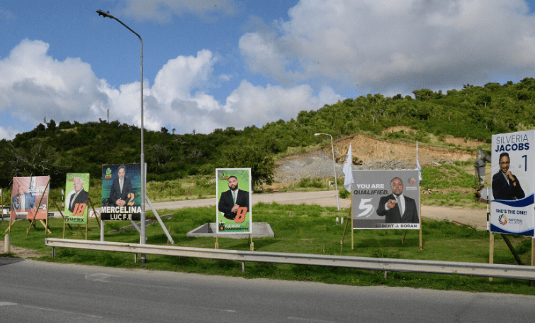 Politici Sint-Maarten korten op eigen salaris 