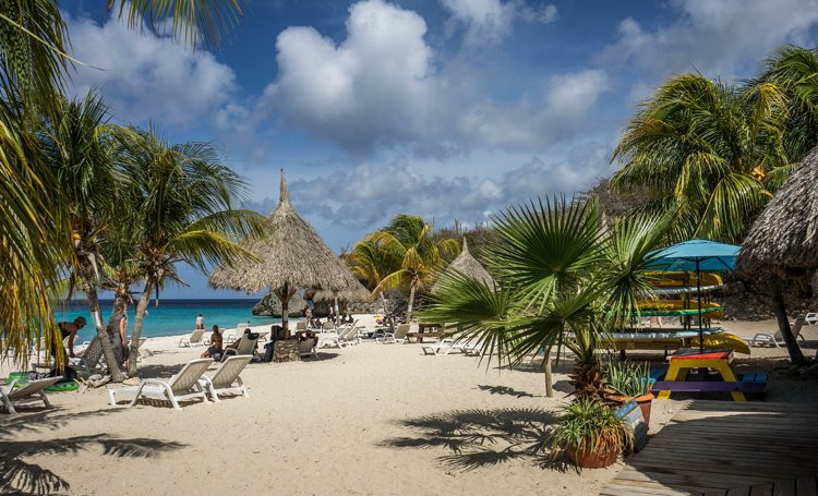 Curaçao ver boven Nederland als het gaat om belastingparadijs 