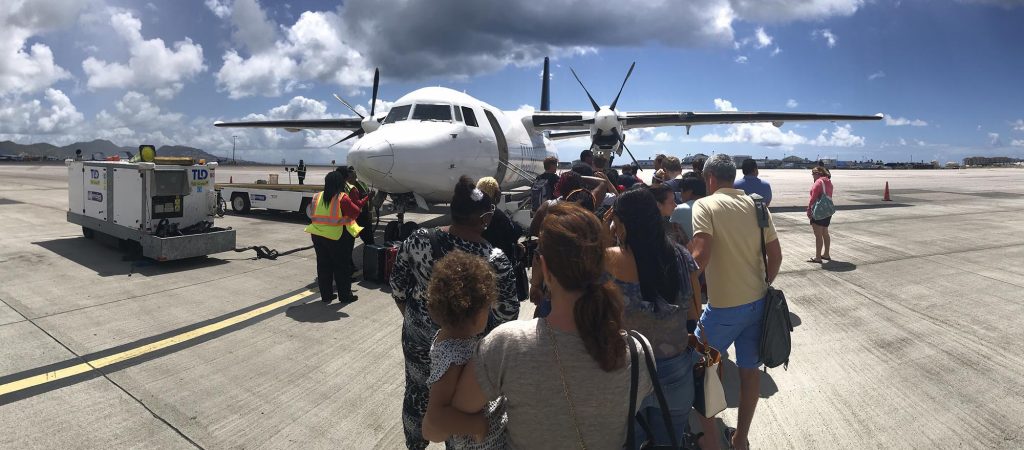 Laatste Fokker 50 van voormalig Insel Air vertrekt van Curaçao