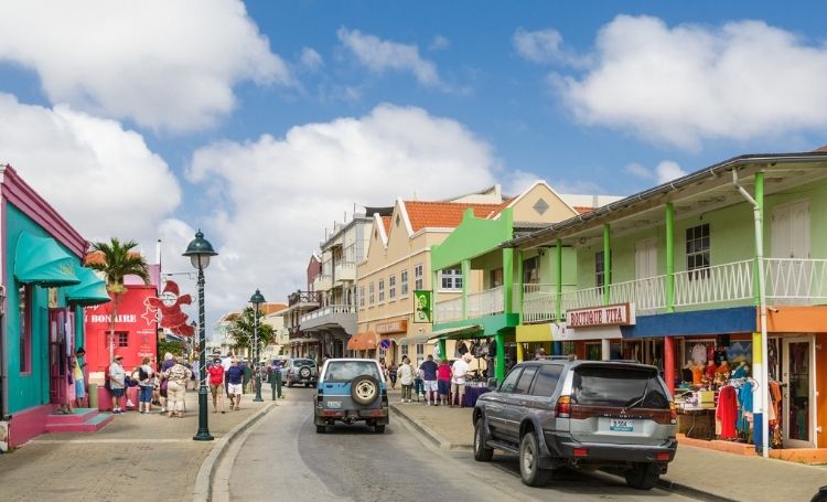 Reizen van Curaçao naar Bonaire en terug, wat zijn de regels en beperkingen?