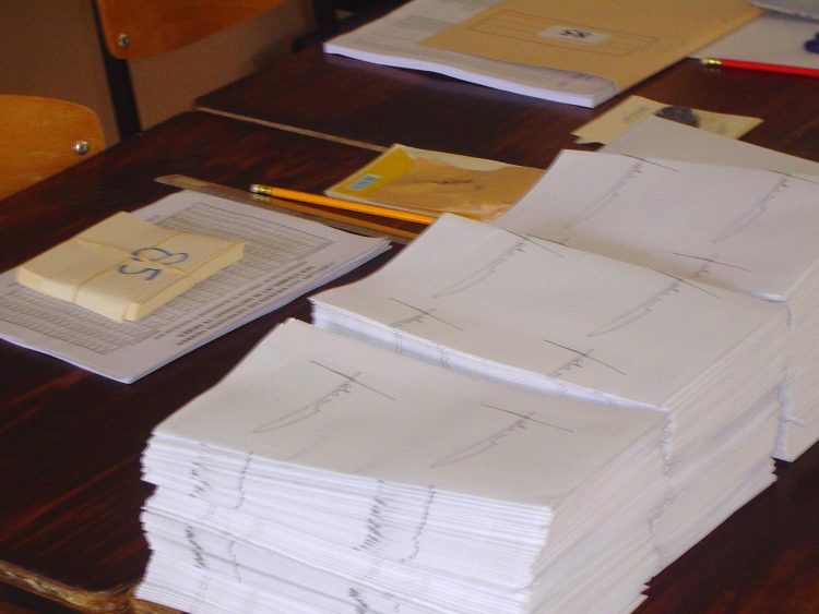 Kiesraad: geen zwart-wit stembiljetten aangetroffen