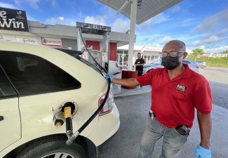 Benzine en diesel volgende week goedkoper op Curaçao