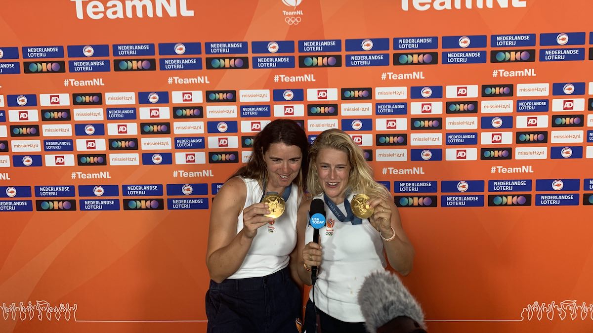 In de catacomben van het TeamNL huis kwamen Annette Duetz (links) en Odile van Aanholt (rechts) hun verhaal doen. 